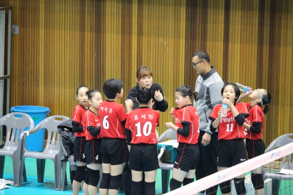 제49회 전국소년체육대회 강원도대표 1차선발전 우승한 남산초등학교배구선수들