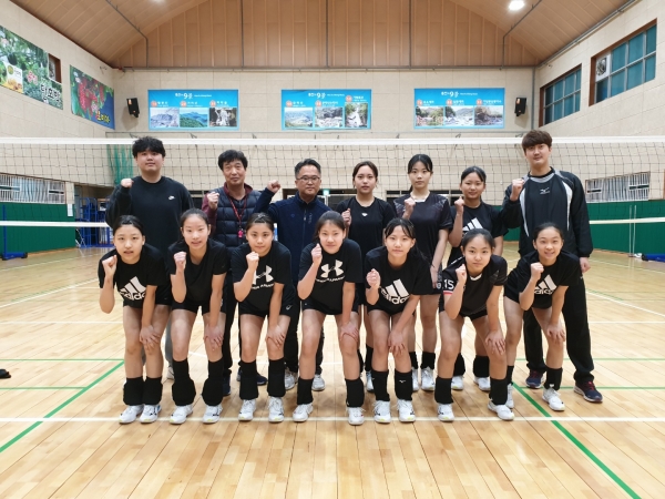 홍천군체육회 중등여자배구클럽선수단